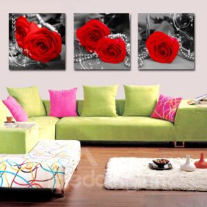 Elegant and Modern Red Roses And A String of Pearls Film Framed Wall Art