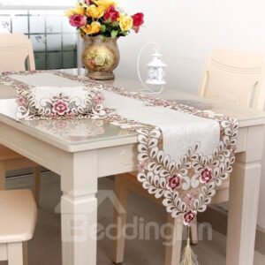 Modern Fashion Rectangle Polyester Embroidery Flower Crochet Table Runner