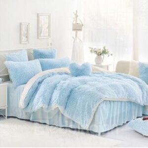 Solid Light Blue and White Warm Fluffy 4Pcs Duvet Cover Set with Zipper Ties