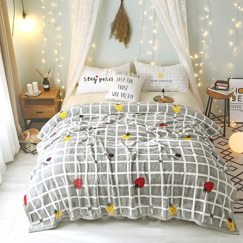 Super Soft Strawberry Plaid Pattern Flannel Warm Blanket - Image 5