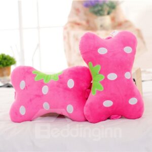 Attractive 1-Pair Red Strawberry Model Design Creative Car Headrest Pillow