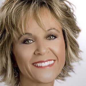 Short Shaggy Bob Layered Hairstyles Women' s Synthetic Hair Wigs With Banges Wavy Capless Wigs 10Inch