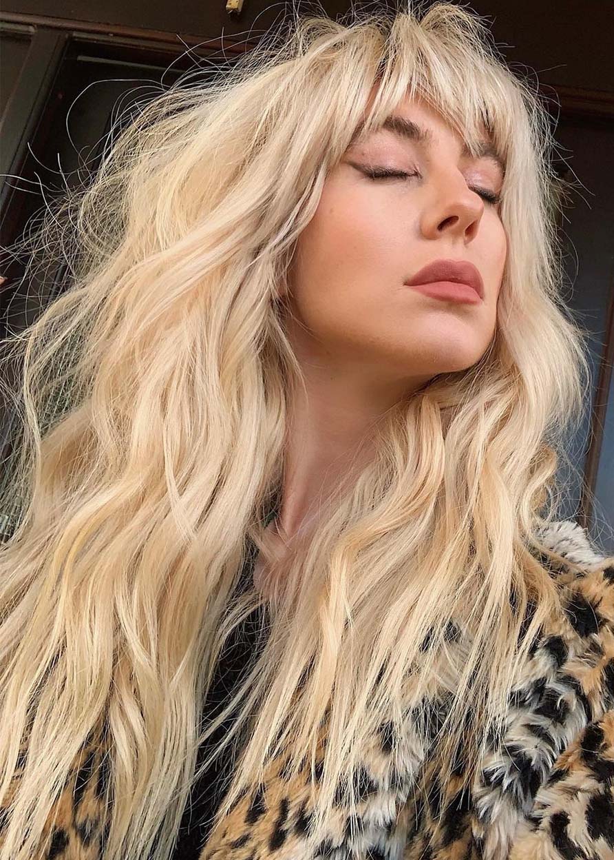 Natural Looking Women's Long Length Blonde Color Wavy Synthetic Hair Capless 24 Inches 120% Wigs