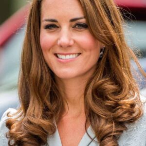 Kate Middleton's Barrel Curls Style Women's Loose Wavy Synthetic Hair Capless 130% 26 Inches Wigs